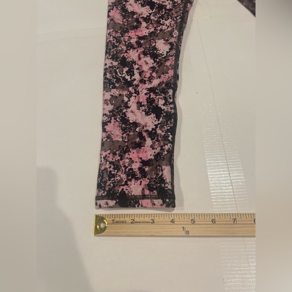Fabletics Powerlex Salar Capri Cropped Leggings Women’s XS Printed Yoga Running - Picture 9 of 9